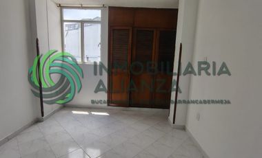 apartamento en arriendo en la universidad. Cod A14489