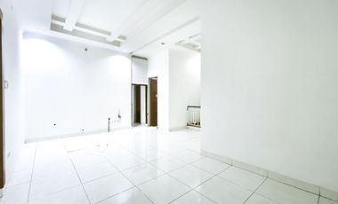 Rumah 3 Lt SHM Siap Huni 10 menit ke Mall Ciputra Cibubur J-39285