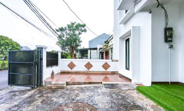 Rumah 3 Lt SHM Siap Huni 10 menit ke Mall Ciputra Cibubur J-39285