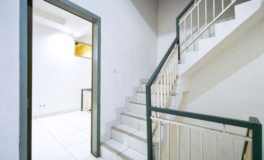 Rumah 3 Lt SHM Siap Huni 10 menit ke Mall Ciputra Cibubur J-39285