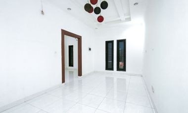 Rumah 3 Lt SHM Siap Huni 10 menit ke Mall Ciputra Cibubur J-39285