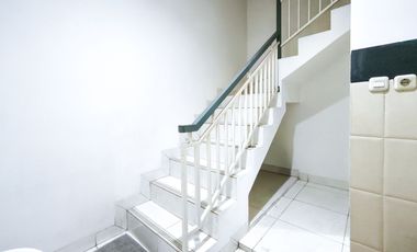 Rumah 3 Lt SHM Siap Huni 10 menit ke Mall Ciputra Cibubur J-39285