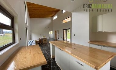 Parcela en Venta en Amplia casa a orilla de carretera - Sector Polincay