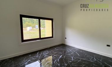 Parcela en Venta en Amplia casa a orilla de carretera - Sector Polincay