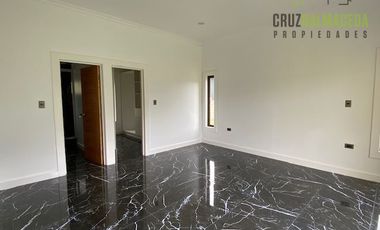 Parcela en Venta en Amplia casa a orilla de carretera - Sector Polincay