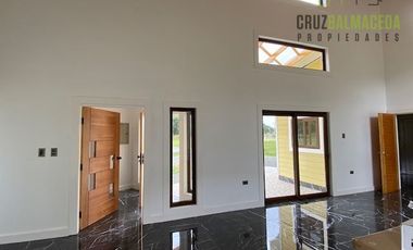 Parcela en Venta en Amplia casa a orilla de carretera - Sector Polincay