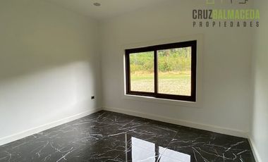 Parcela en Venta en Amplia casa a orilla de carretera - Sector Polincay