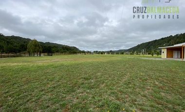 Parcela en Venta en Amplia casa a orilla de carretera - Sector Polincay