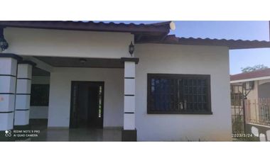 Alquilo o vendo hermosa y moderna casa en David! Super precio de venta