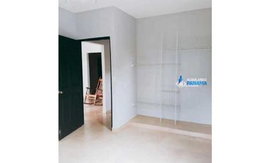 Alquilo o vendo hermosa y moderna casa en David! Super precio de venta