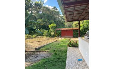 VENTA DE CASA + TERRENO BUEN CLIMA