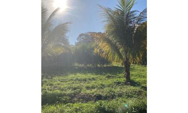 VENTA DE CASA + TERRENO BUEN CLIMA