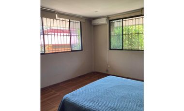 VENTA DE CASA + TERRENO BUEN CLIMA
