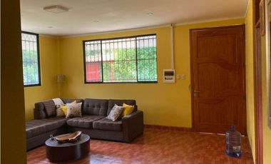VENTA DE CASA + TERRENO BUEN CLIMA