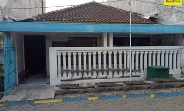 Dijual Rumah Lokasi Ramai Strategis di Jl. Gubeng Kertajaya, Surabaya