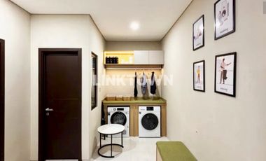 Dijual Hunian Premium 2 lantai yang berlokasi sangat strategis di Bintaro