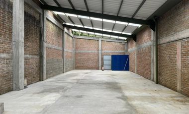 bodega en arriendo en la italia. Cod A19491