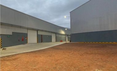 Bodegas de alquiler en sector vía perimetral, Guayaquil.  Son 5200 m2