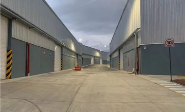 Bodegas de alquiler en sector vía perimetral, Guayaquil.  Son 5200 m2