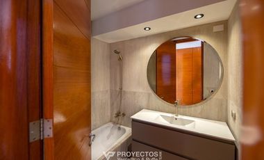 Casa en arriendo de 7 dorm. en Vitacura