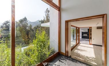 Casa en arriendo de 7 dorm. en Vitacura