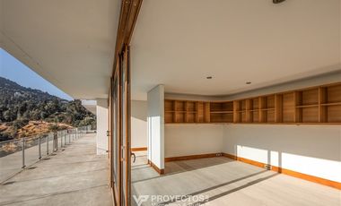 Casa en arriendo de 7 dorm. en Vitacura