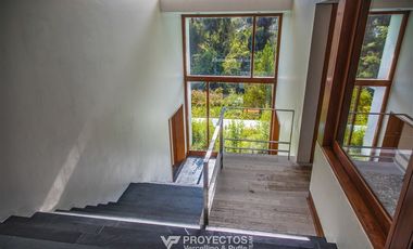 Casa en arriendo de 7 dorm. en Vitacura