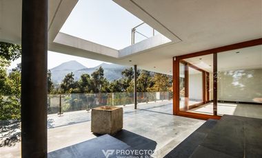 Casa en arriendo de 7 dorm. en Vitacura