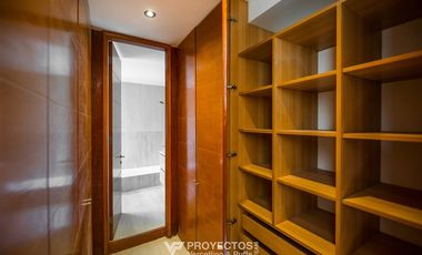 Casa en arriendo de 7 dorm. en Vitacura