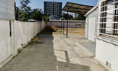 Oportunidad ,living ,3 dormitorios, sala de baño, patio