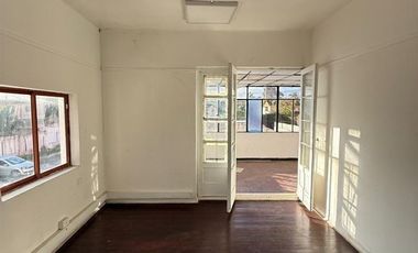 Oportunidad ,living ,3 dormitorios, sala de baño, patio