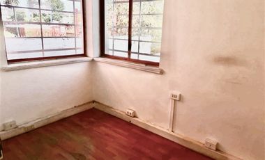 Oportunidad ,living ,3 dormitorios, sala de baño, patio