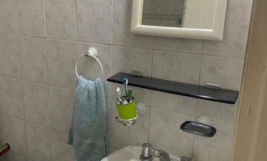 Chalet con patio y parrilla, zona HPC.