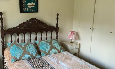 Chalet con patio y parrilla, zona HPC.