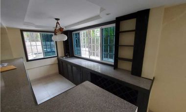 EN VENTA DE OPORTUNIDAD CASA EN ALBROOK