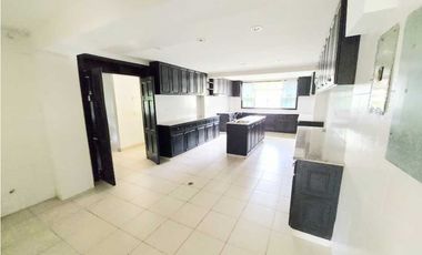 EN VENTA DE OPORTUNIDAD CASA EN ALBROOK