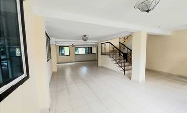 EN VENTA DE OPORTUNIDAD CASA EN ALBROOK