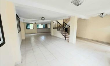 EN VENTA DE OPORTUNIDAD CASA EN ALBROOK