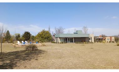 SE VENDE CASA EN EL CORCOVADO - VALLE DE CALAMUCHITA