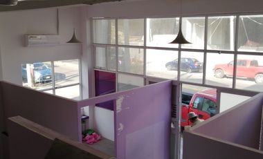 Local en esquina de 87 m² sobre la Calzada Lazaro Cardenas. Climatizado