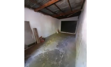 CASA AMERICANA SOBRE CALLE DEL LAZO