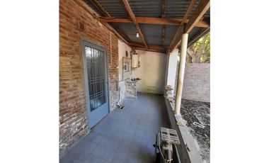 CASA AMERICANA SOBRE CALLE DEL LAZO