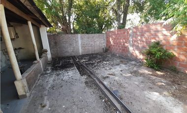 CASA AMERICANA SOBRE CALLE DEL LAZO