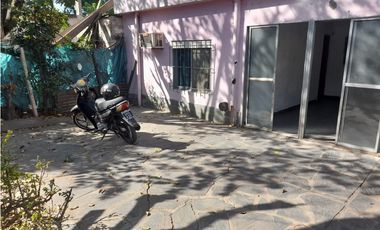 CASA AMERICANA SOBRE CALLE DEL LAZO