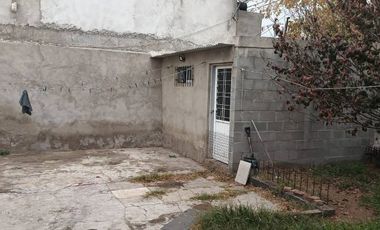 Casa en venta en Isidro Casanova