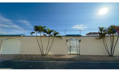 AMPLIA CASA EN LA VA MANTA - JARAMIJO, URB HORIZONTE AZUL