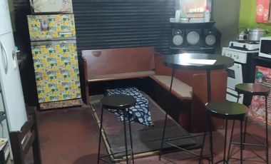 Vendo terreno con amplia casa en Libertad, Merlo, total: U$S 35.000