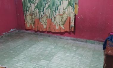 Vendo terreno con amplia casa en Libertad, Merlo, total: U$S 35.000