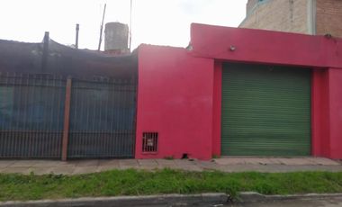 Vendo terreno con amplia casa en Libertad, Merlo, total: U$S 35.000