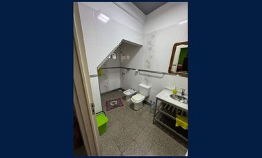 Casa en 2 Plantas y Local Comercial